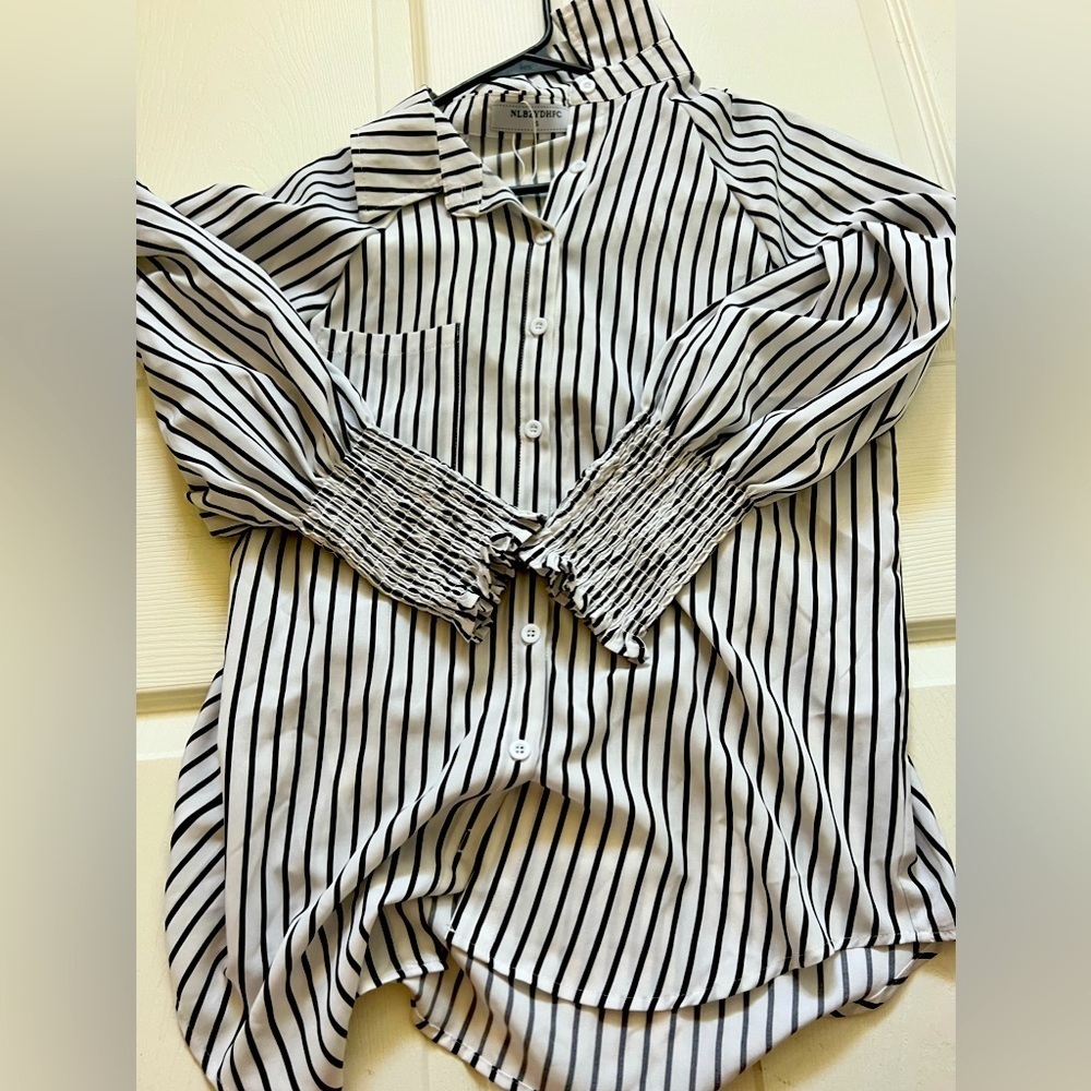 Boutique Button Down Stripped Long Sleeved Size Small. Oversized. Blouse